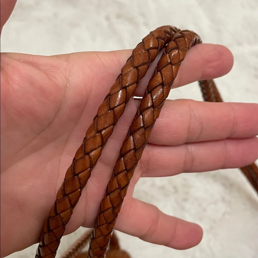 FALOR Brown Woven Leather Shoulder Bag - Picture 4 of 16